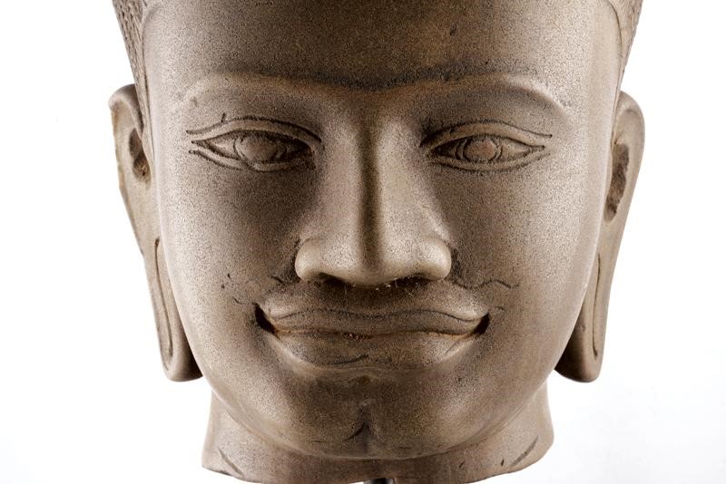 Testa di Buddha in Pietra nello Stile Khmer