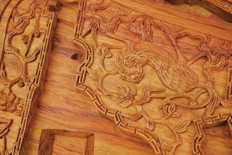 Bellissima Cassetta in Legno Lavorato, per Tre Revolver