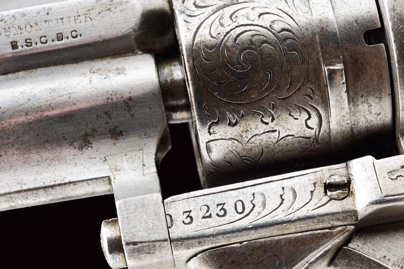 Raro Revolver Dumonthier a Spillo con Coltello