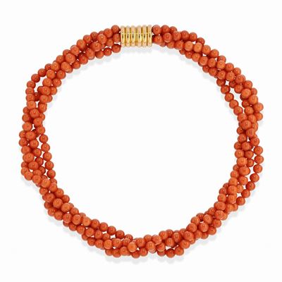 Collana in corallo con chiusura in oro giallo 18k