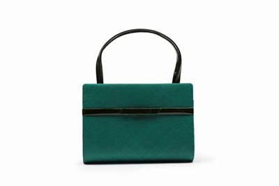 Borsa anni '60 in rafia e pelle verde smeraldo con manici in vernice
