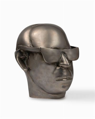 Testa d'uomo in bronzo