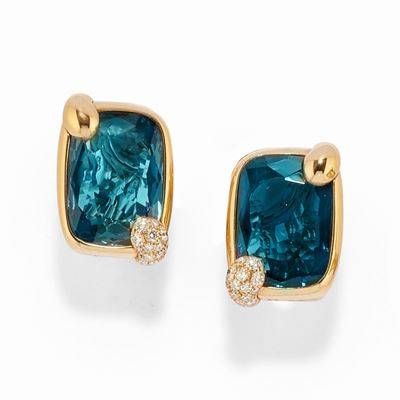 Orecchini in oro bicolore 18k con topazi blu e diamanti