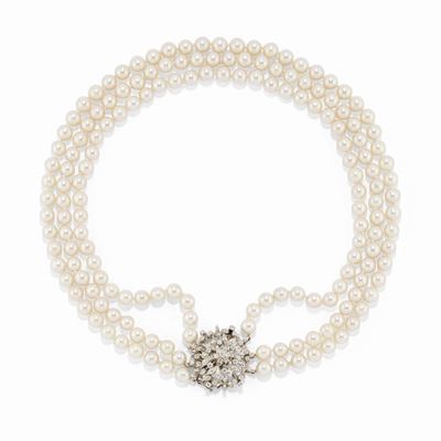 Collana in oro bianco 18k con perle coltivate e diamanti