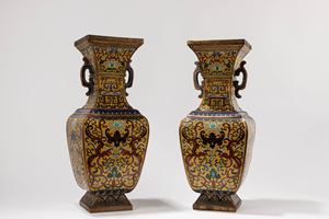 A PAIR OF CLOISONNE' VASE