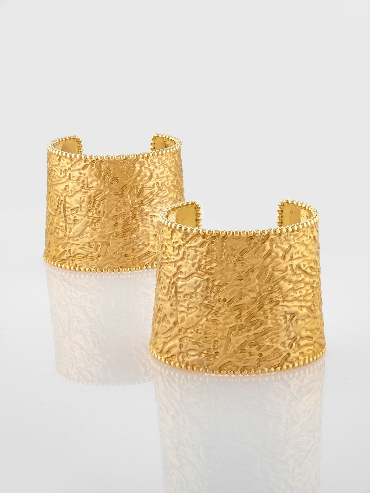 Van Cleef & Arpels - Bracciale a schiava, oro rosa 18k, collezione 'Perlée'