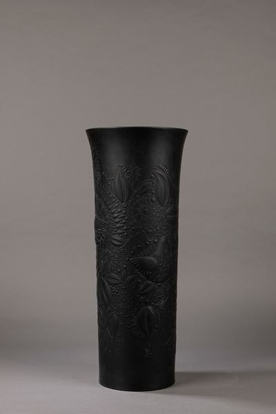 Vaso decorativo in porcellana nera