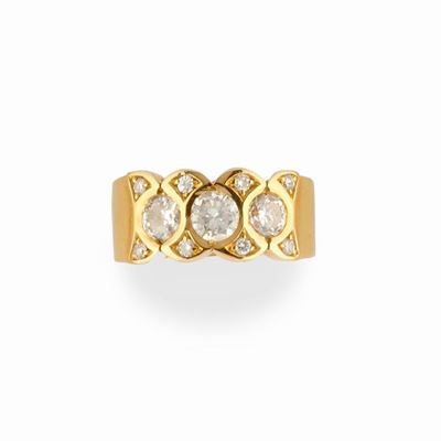 Anello in oro giallo 18k con diamanti taglio vecchio e brillante
