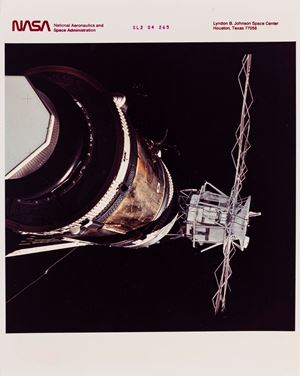 Skylab 1/2 onboard view