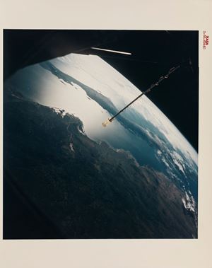 Gemini XII Earth sky view