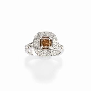 Anello con diamante brown 