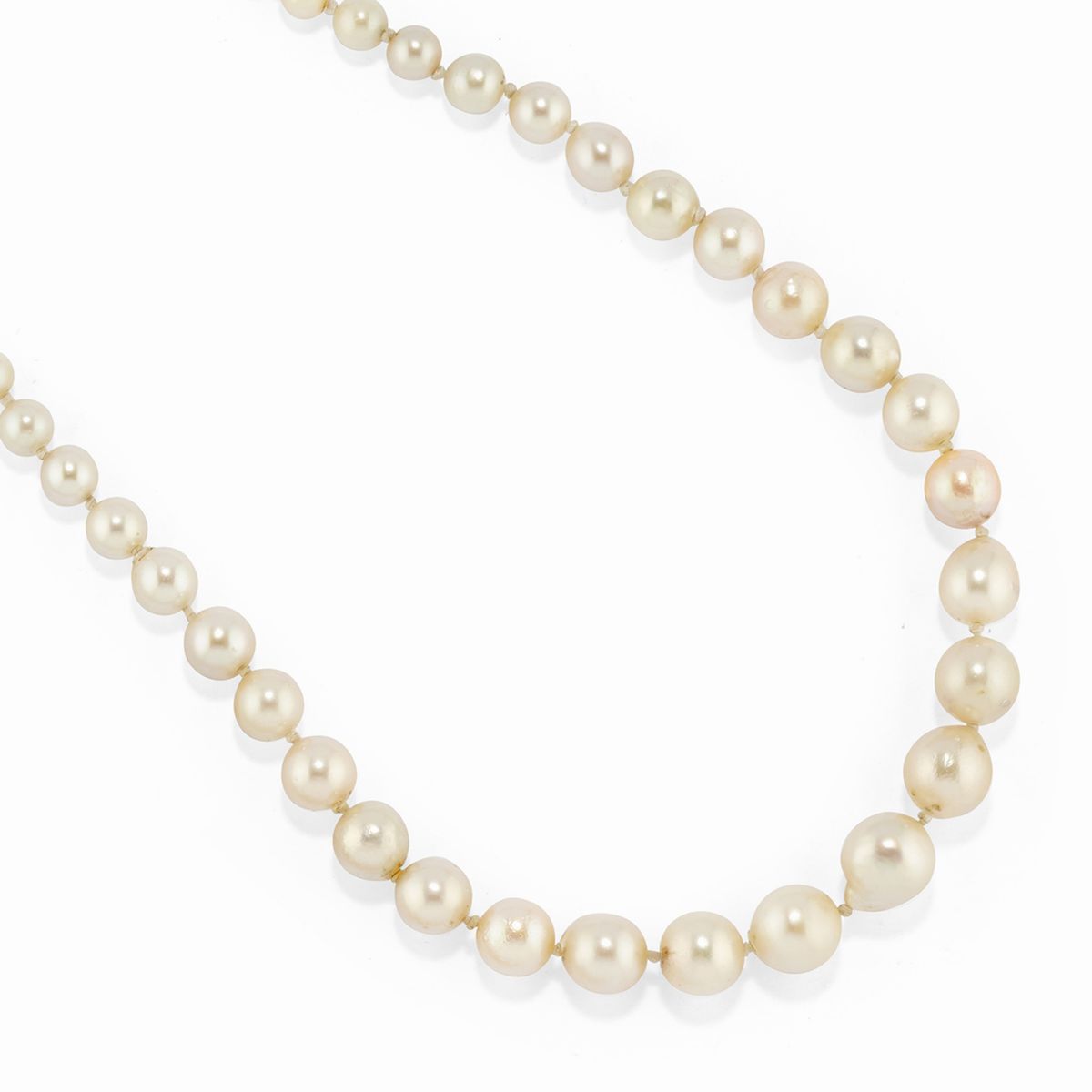 Due collane con perle coltivate in oro e argento