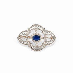 Spilla con zaffiro