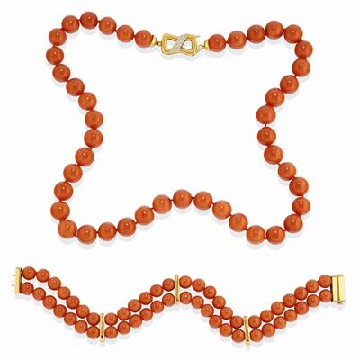 Bracciale e collana in oro bicolore 18k con corallo mediterraneo e diamanti