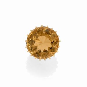 Anello con quarzo