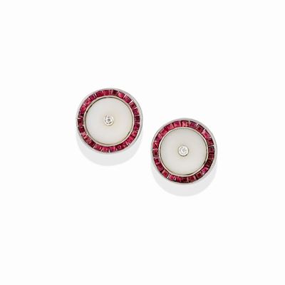 Orecchini in oro bianco 18k con rubini e diamanti