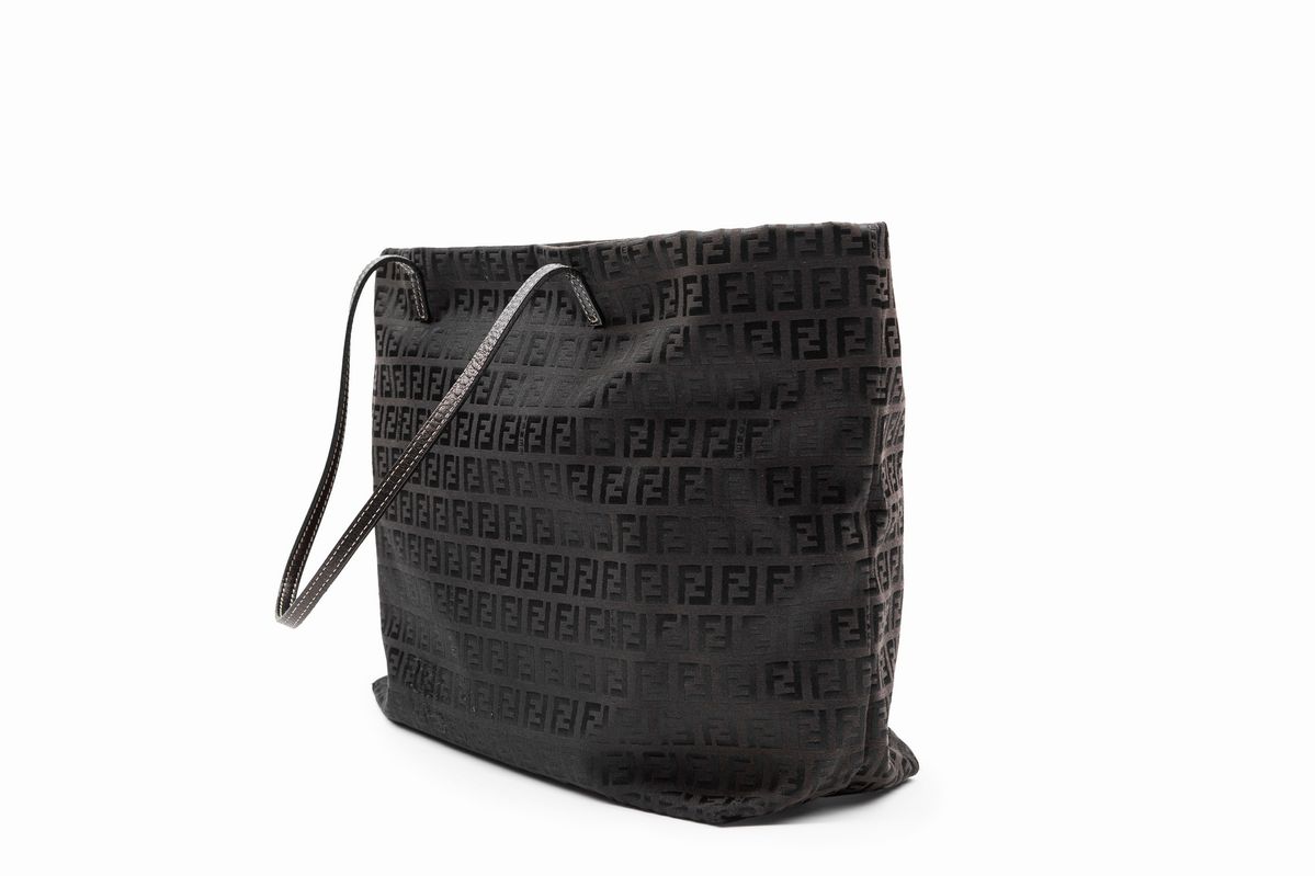 Fendi - Borsa shopper in tessuto logato nero con manici in pelle