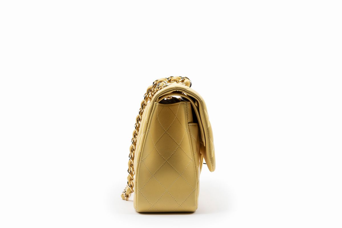 Chanel - Borsa in pelle giallo polline matelassé con tracolla