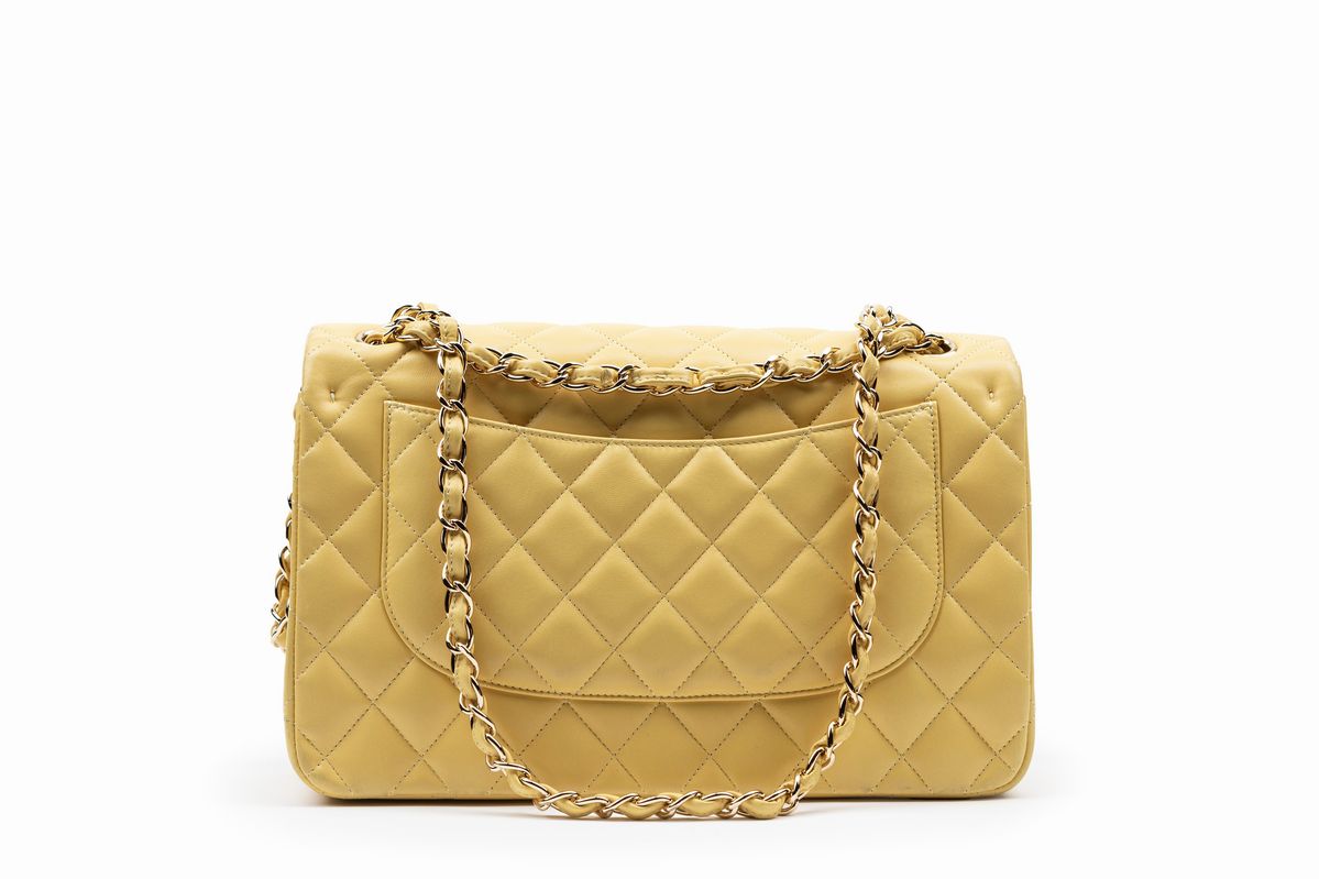 Chanel - Borsa in pelle giallo polline matelassé con tracolla