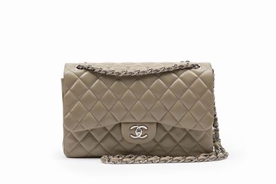 Borsa in pelle caviar matelassé tortora con tracolla a catena