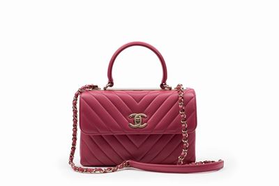 Borsa Trendy, in pelle chevron rosa scuro con tracolla staccabile, 2019