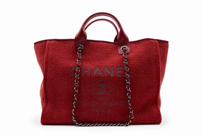 Borsa Deauville, Tessuto color amaranto con manici in pelle e tracolla a catena