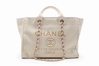 Borsa Deauville, tessuto color burro con dettagli in metallo dorato, 2019