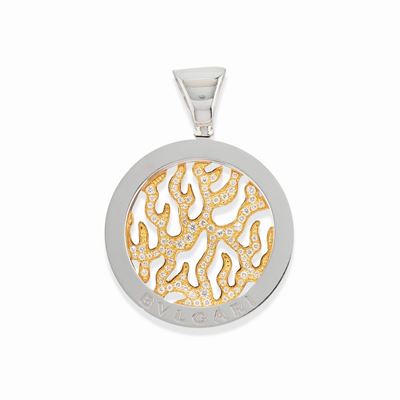 Pendente in oro giallo 18k con motivo traforato e diamanti