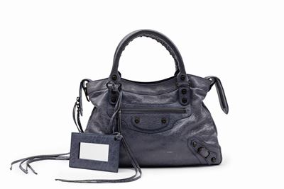 Borsa City in pelle color lilla con dettagli a borchie