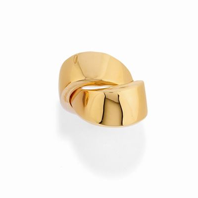 Anello in oro giallo 18k, collezione 'Abbraccio' a fascia intrecciata