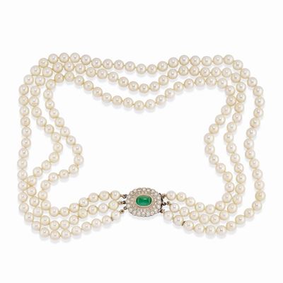 Collana di perle coltivate in oro bianco 18k con smeraldo e diamanti