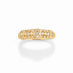  - Anello con diamanti