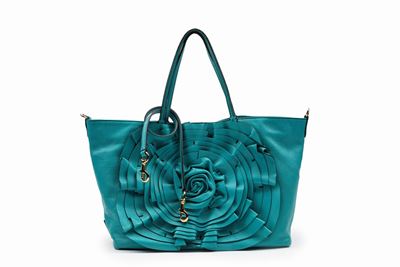 Borsa shopper in pelle turchese con dettagli floreali