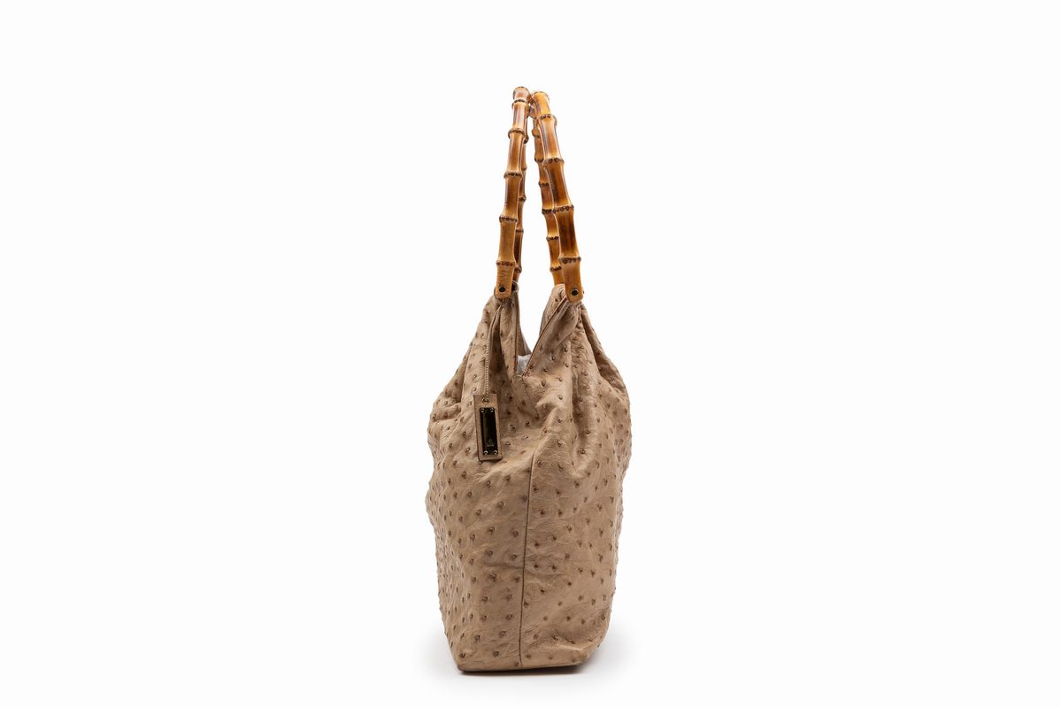 Gucci - Borsa in pelle di struzzo beige con manici in bambù