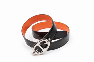 Cintura bicolore in pelle nera e arancio con fibbia in metallo, 1998