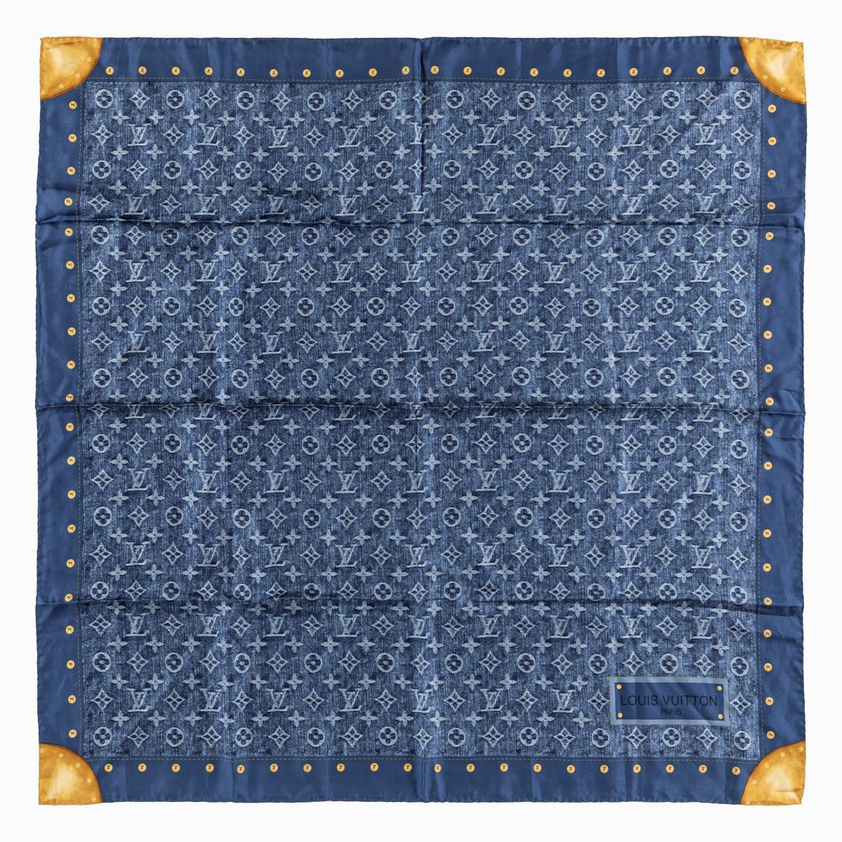 Louis Vuitton - Due foulard, seta in tonalità blu e rosso con stampe diverse