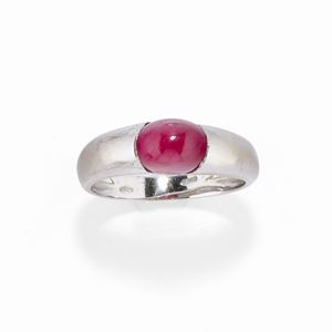 - Anello con rubino