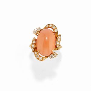  - Anello con corallo