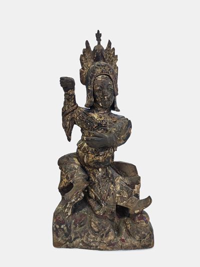 Scultura in legno raffigurante divinità assisa, Cina, secolo XVI, altezza cm 27,5
