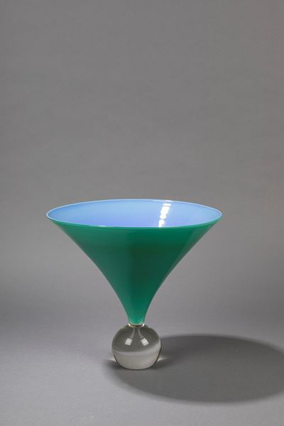 Vaso con corpo conico in vetro incamiciato turchese e zaffiro, 1989