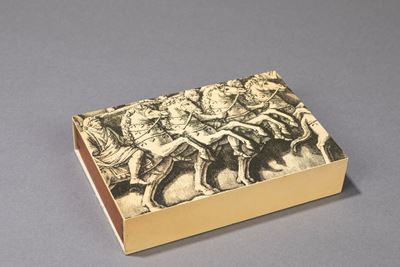 Fornasetti, Scatola in legno e metallo serigrafato