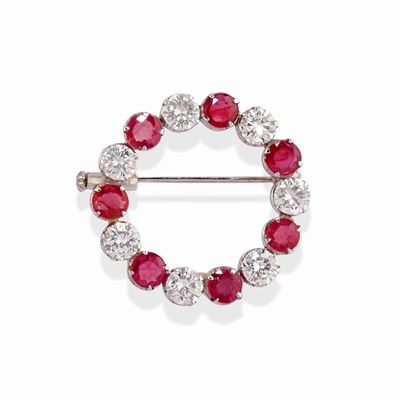 Spilla in oro bianco 18k con rubini e diamanti