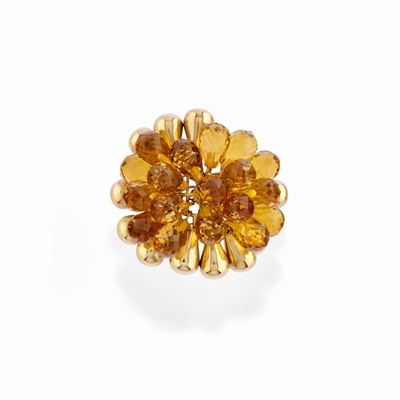 Anello in oro giallo 18k con quarzi fumè a forma di goccia