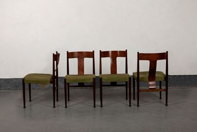Sedie, quattro unità in legno con schienale in compensato curvato e seduta imbottita, circa 1960