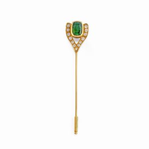 Green tourmaline brooch 