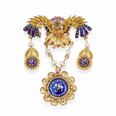 Spilla in oro giallo 18k con smalto e rubini