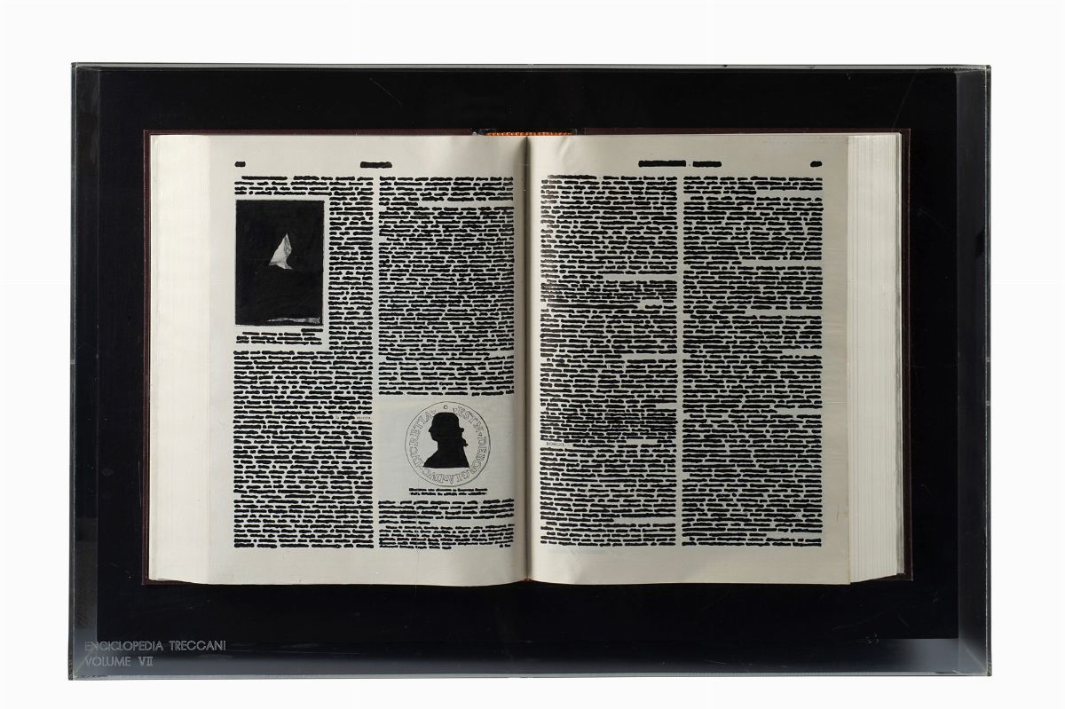 Emilio Isgrò - Enciclopedia Treccani Volume VII (La Incinta), china su libro in box di legno e pl...