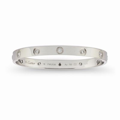Bracciale Cartier, collezione 'Love' in oro bianco 18k con diamanti