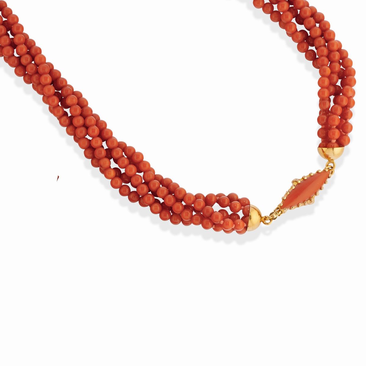 Due collane in oro giallo 18k con corallo
