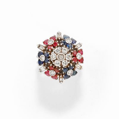 Anello con pietre preziose in oro bianco 18k